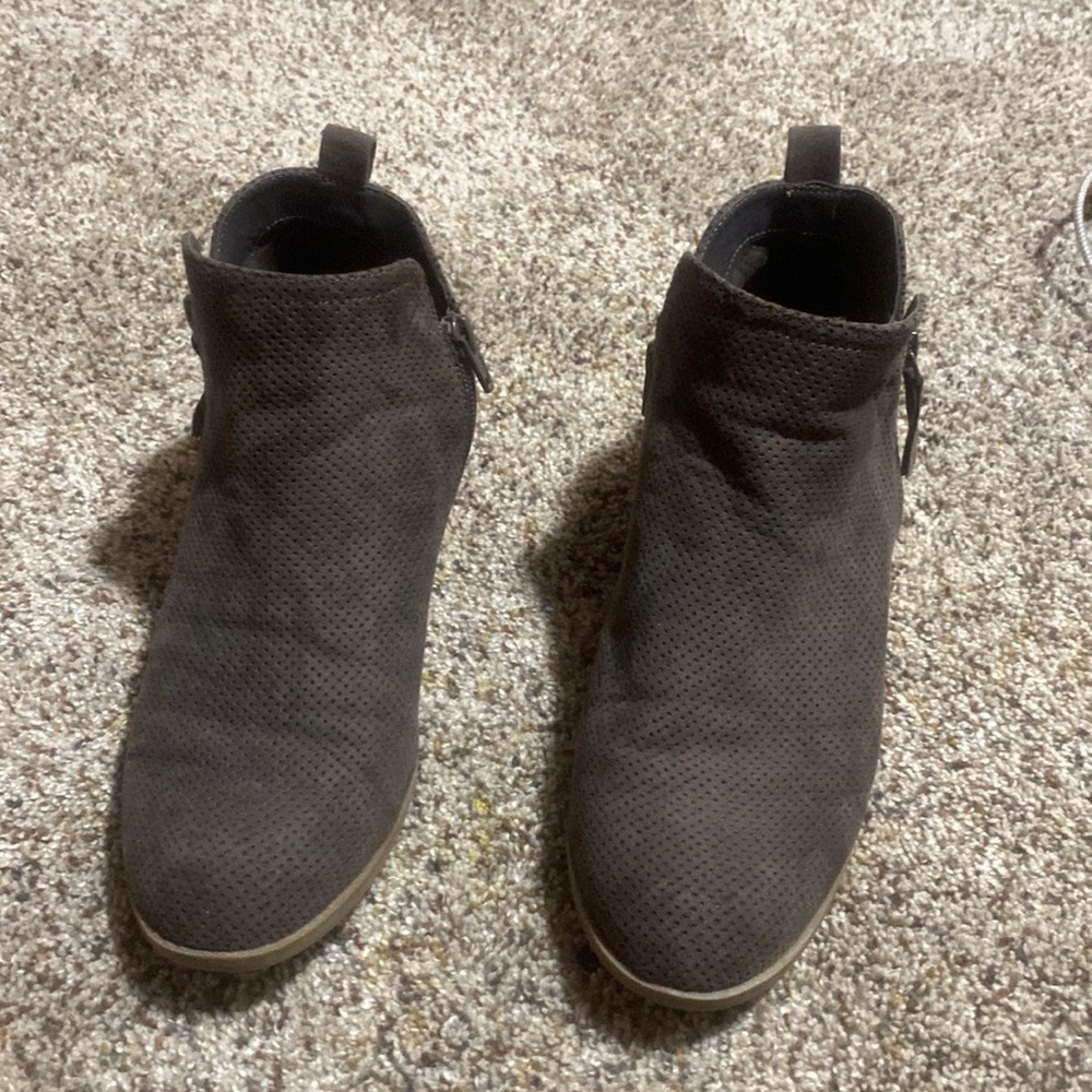 gray booties